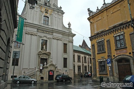 Warsaw Barbican